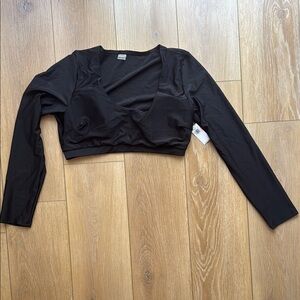 Old Navy Long-Sleeve Cropped Rashguard Swim Top for Women in Black Jack - Large